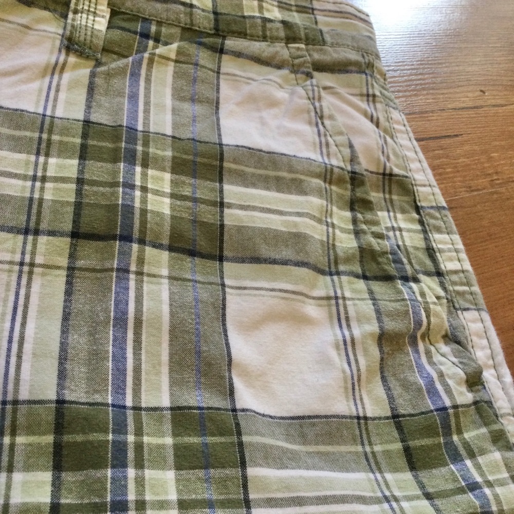 Green Blue Beige Plaid Shorts - Picture 3 of 5